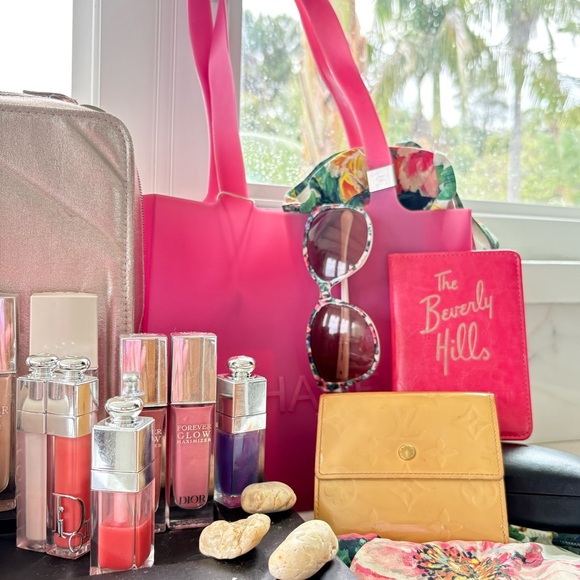 SHOP @EmilyInBeverlyHills on Poshmark